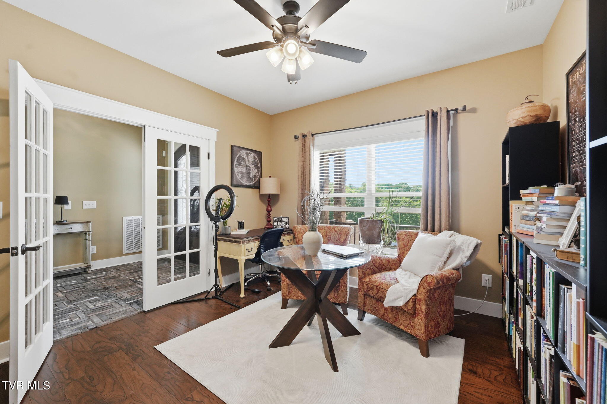 127 Allison Timbers Road Piney Flats, TN 37686 - Photo 5 of 49 42-web-or-mls-028_DSC01526
