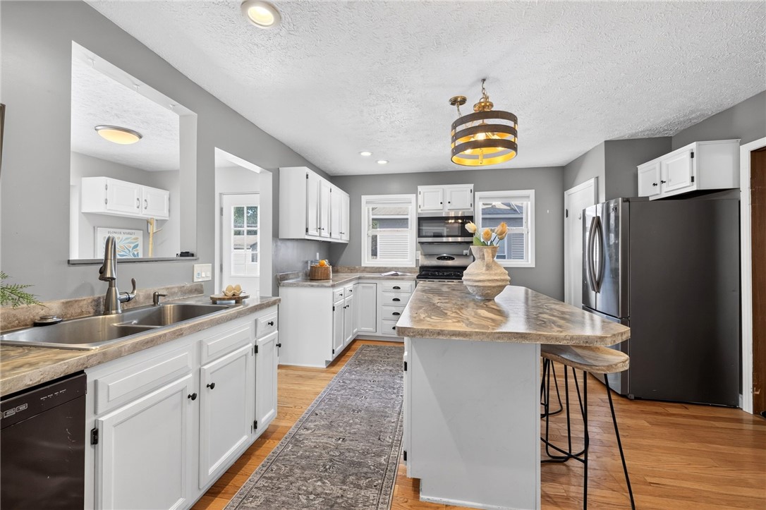 220 Barry Road Irondequoit, NY 14617 - Photo 13 of 34