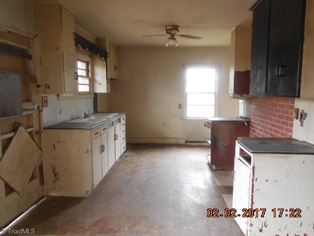 210 Idol Street High Point, NC 27262 - Photo 5 of 10