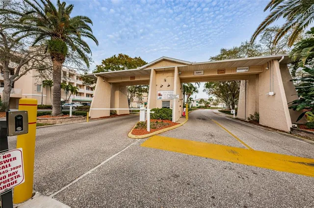 $410,000 | 6315 Shoreline Drive, Unit 3305, Madeira Beach, FL 33708