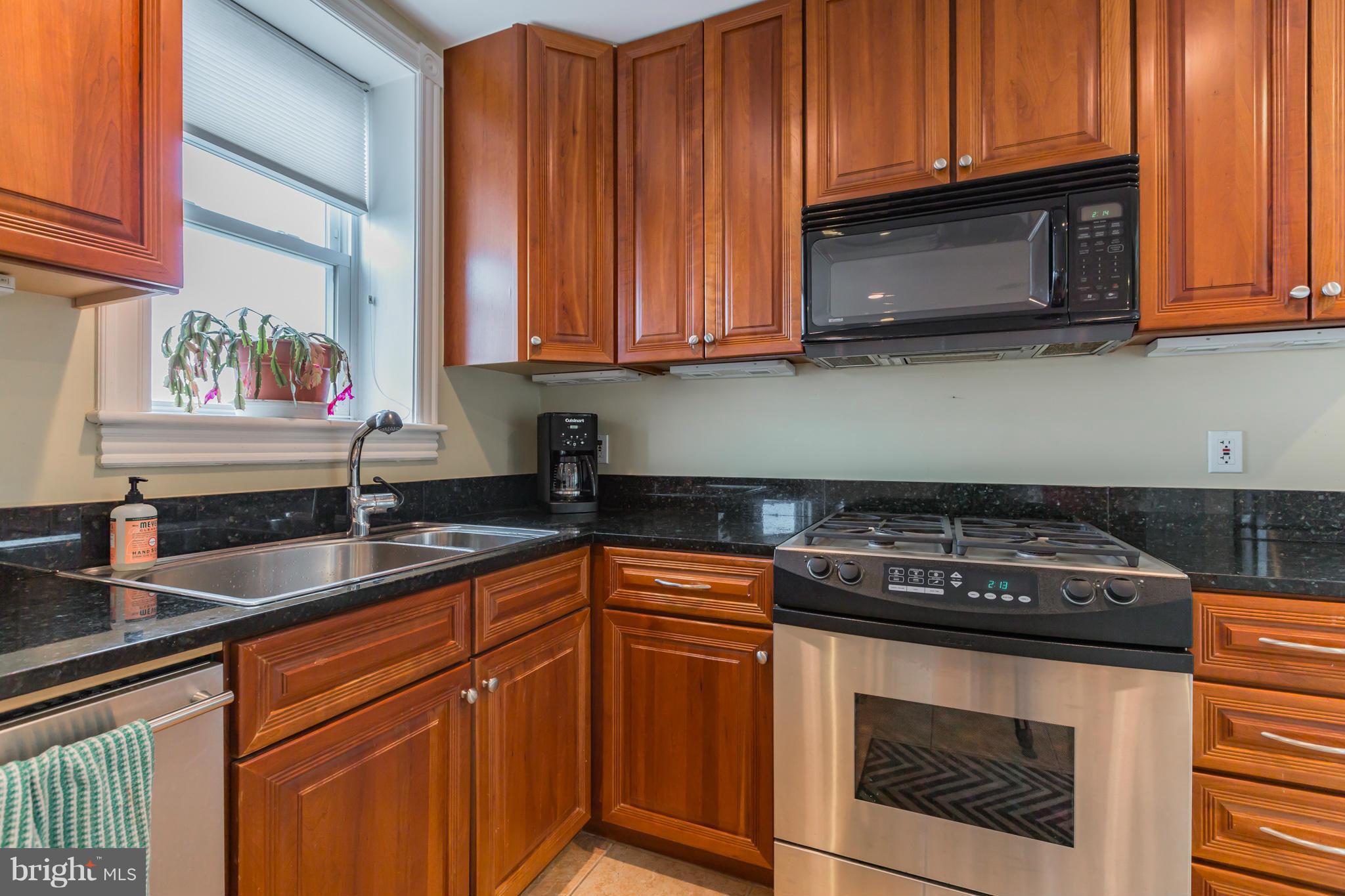 1423 R Street Northwest, Unit 404 Washington, DC 20009 - Photo 11 of 26 Kitchen