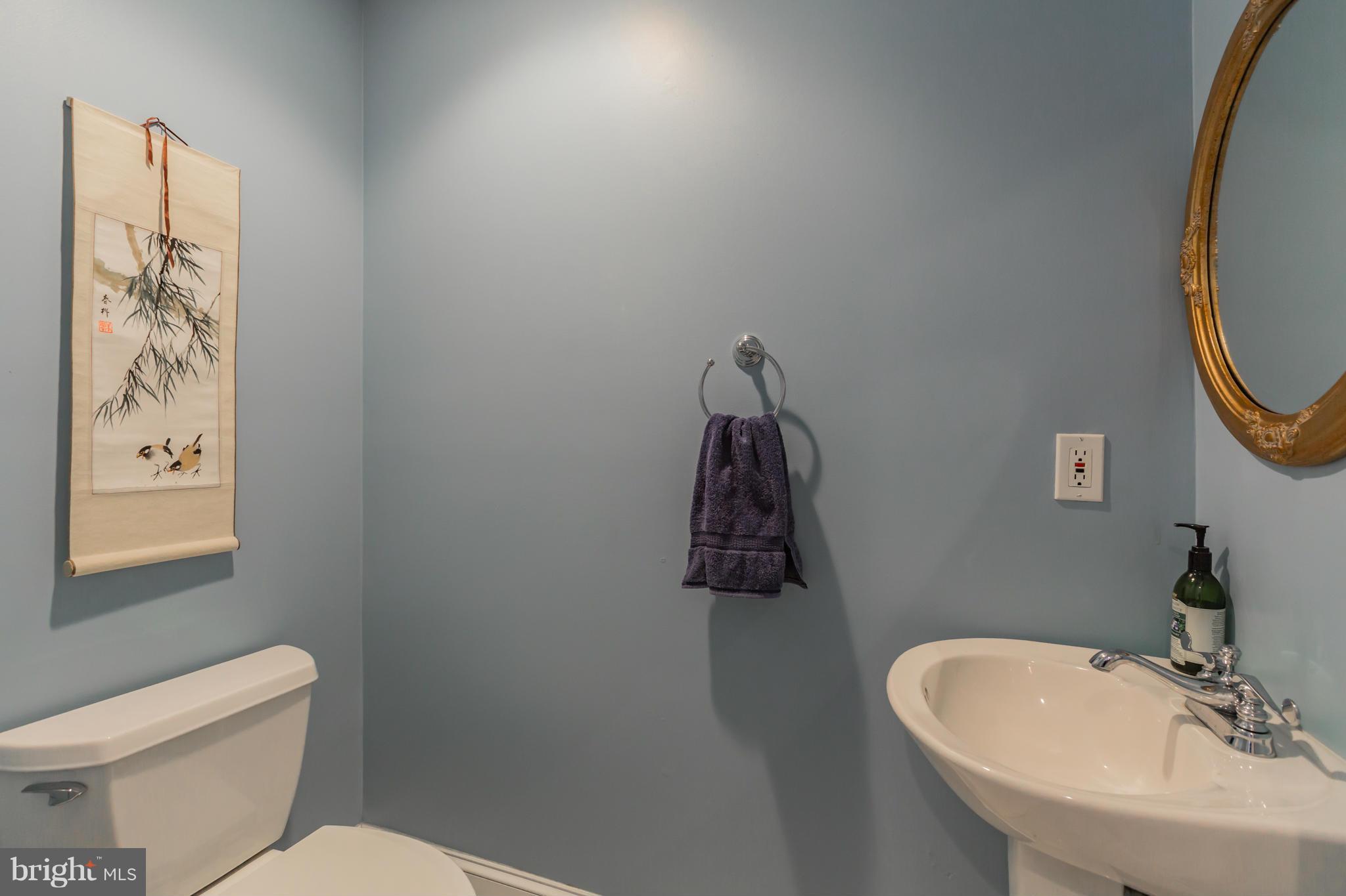 1423 R Street Northwest, Unit 404 Washington, DC 20009 - Photo 21 of 26 Bath (Master)