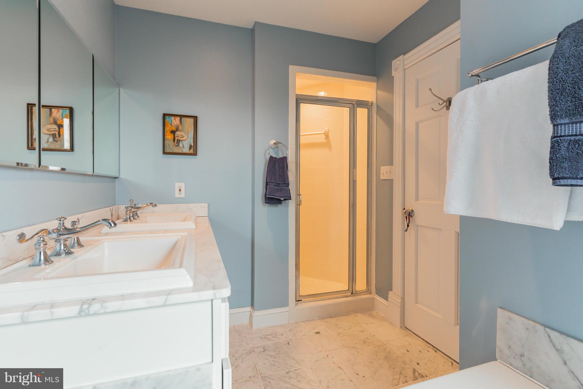 1423 R Street Northwest, Unit 404 Washington, DC 20009 - Photo 24 of 26 Bath (Master)