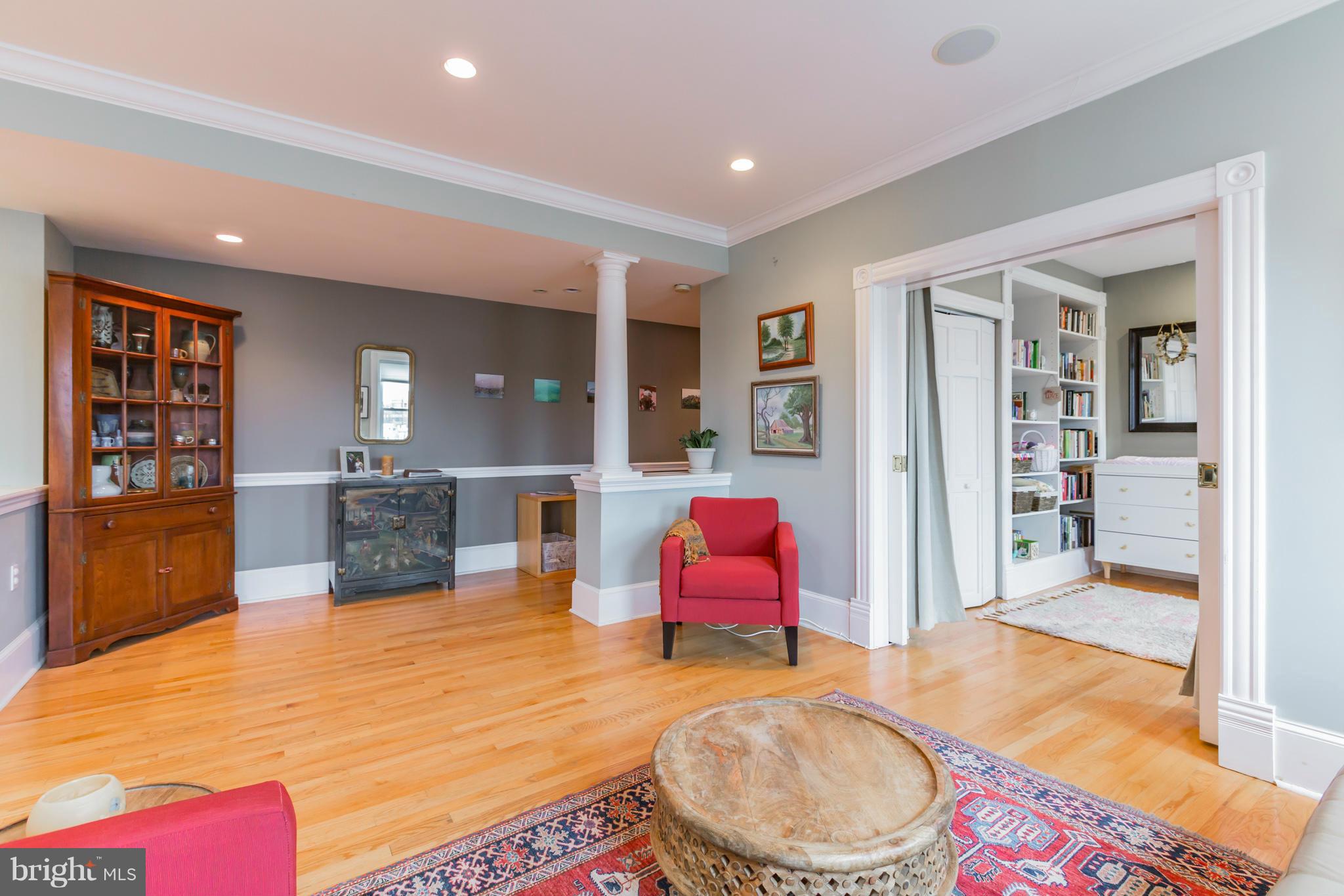 1423 R Street Northwest, Unit 404 Washington, DC 20009 - Photo 6 of 26 Living Room