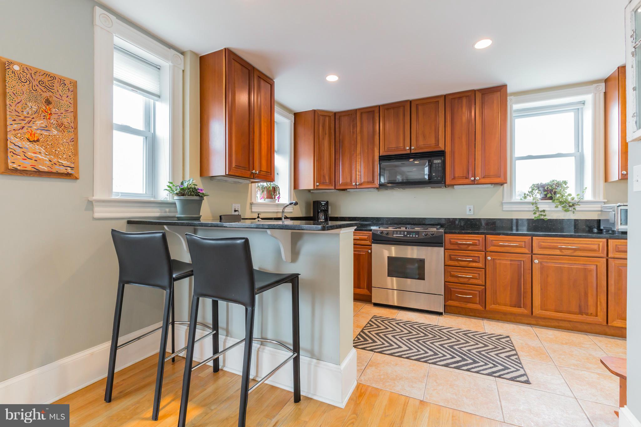 1423 R Street Northwest, Unit 404 Washington, DC 20009 - Photo 9 of 26 Breakfast bar