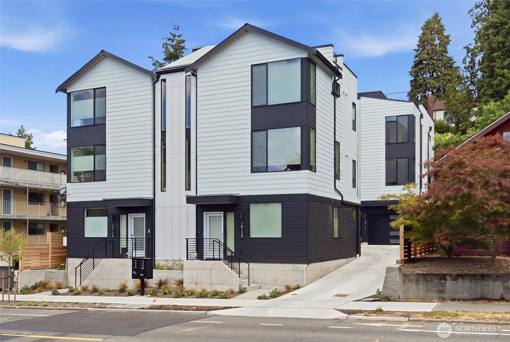1014 Northeast 70th Street Seattle, WA 98115 - Photo 6 of 35 Gallery Image 6
