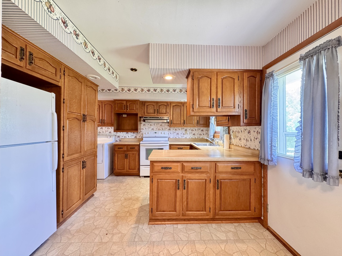 1203 4th Avenue Dixon, IL 61021 - Photo 5 of 13