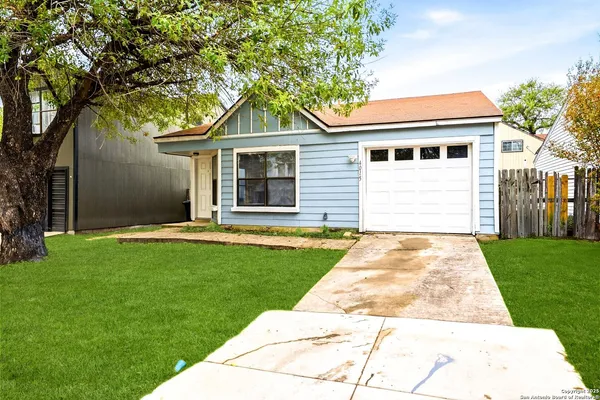 $1,300 | 4015 Sun Harbour Drive, San Antonio, TX 78244
