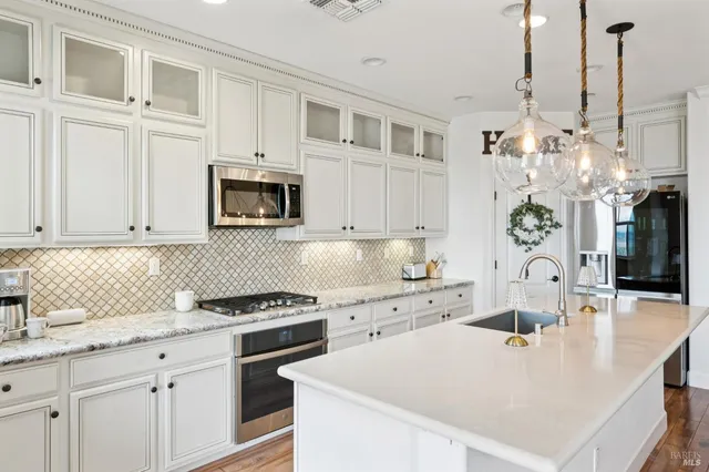 $825,000 | 303 Jacquelyn Lane, Petaluma, CA 94952