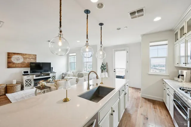 $825,000 | 303 Jacquelyn Lane, Petaluma, CA 94952