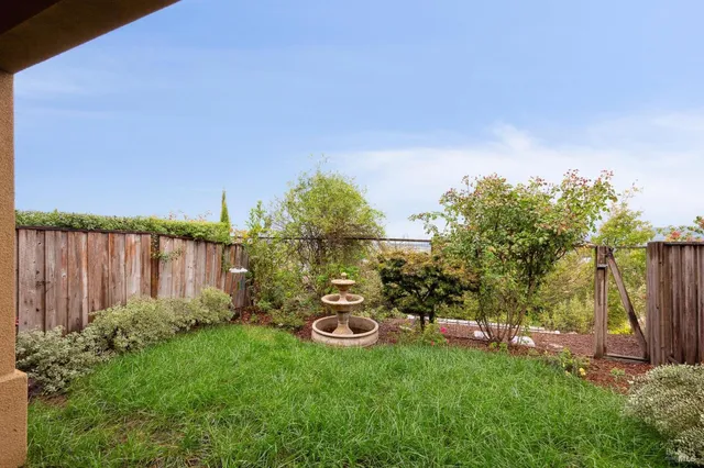 $825,000 | 303 Jacquelyn Lane, Petaluma, CA 94952