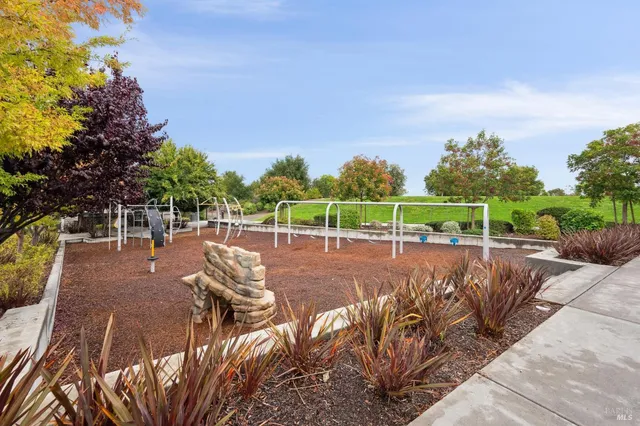 $825,000 | 303 Jacquelyn Lane, Petaluma, CA 94952