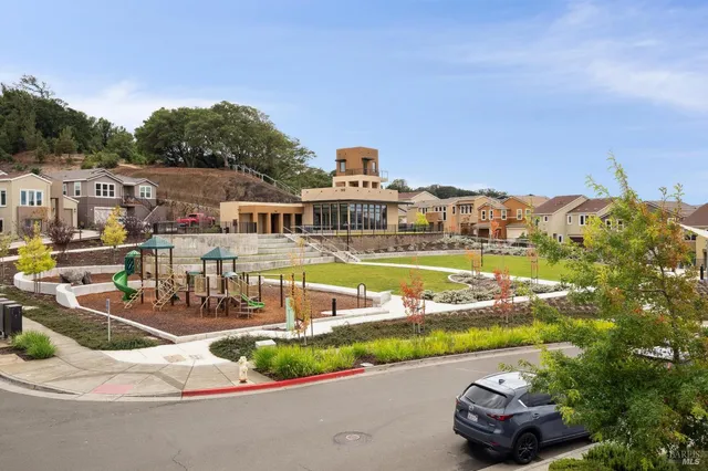 $825,000 | 303 Jacquelyn Lane, Petaluma, CA 94952