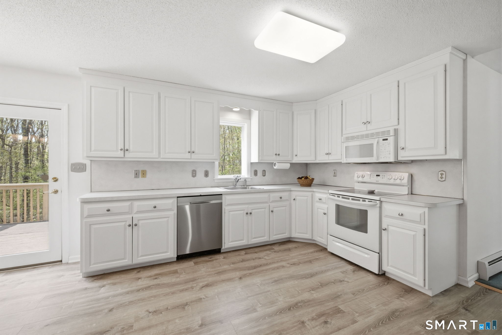 14 Deer Park Road Bristol, CT 06010 - Photo 8 of 20 Kitchen