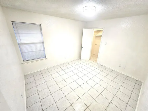 $1,600 | 3425 Republic Drive, Forest Hill, TX 76140