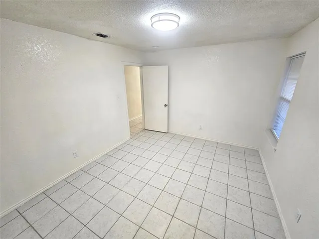 $1,550 | 3425 Republic Drive, Forest Hill, TX 76140