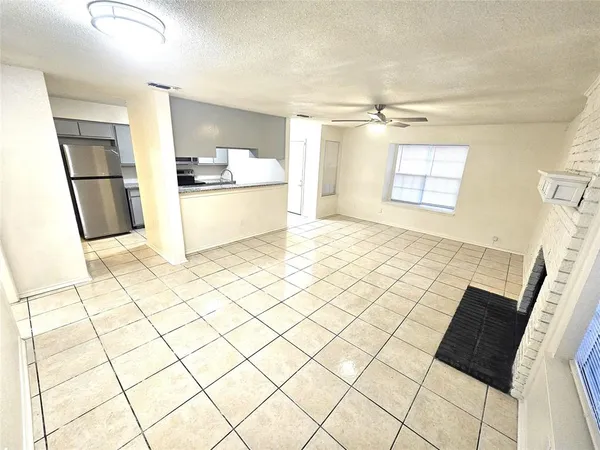 $1,600 | 3425 Republic Drive, Forest Hill, TX 76140