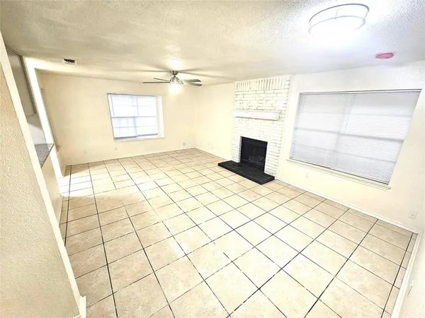 $1,600 | 3425 Republic Drive, Forest Hill, TX 76140