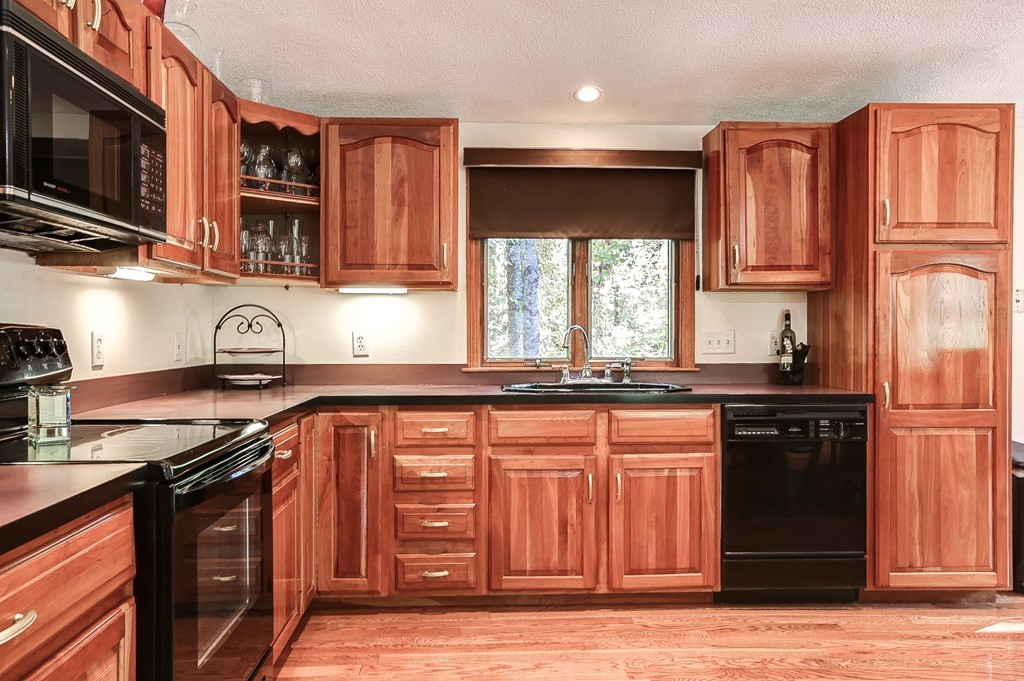 11 Landing Road Gloucester, MA 01930 - Photo 11 of 30 Gallery Image 11
