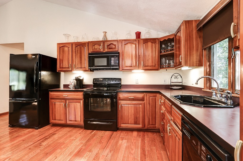 11 Landing Road Gloucester, MA 01930 - Photo 10 of 30 Gallery Image 10
