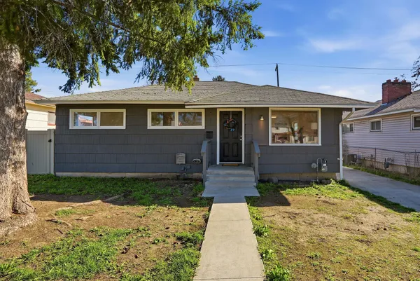 $315,000 | 822 East Garland Avenue, Spokane, WA 99207