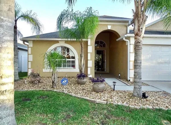 $2,550 | 31352 Golden Gate Drive, Wesley Chapel, FL 33545