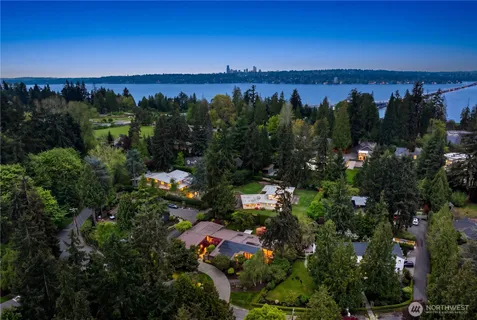 $5,288,888 | 3215 78th Place Northeast, Medina, WA 98039