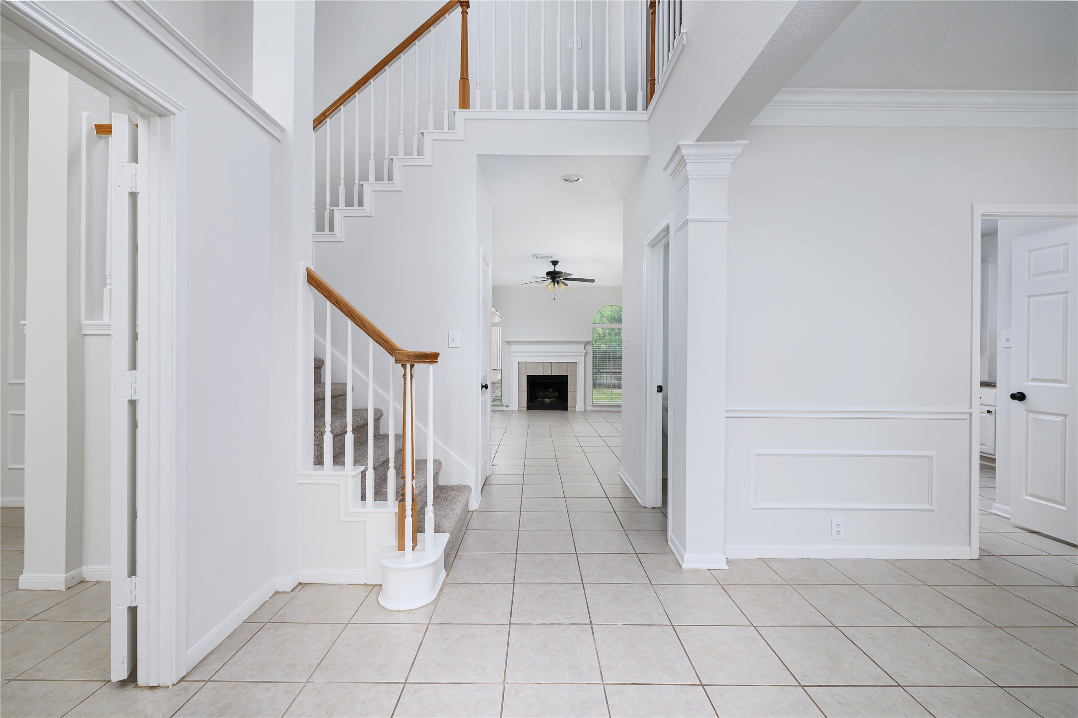 107 North Sunny Slope Circle Spring, TX 77381 - Photo 3 of 25