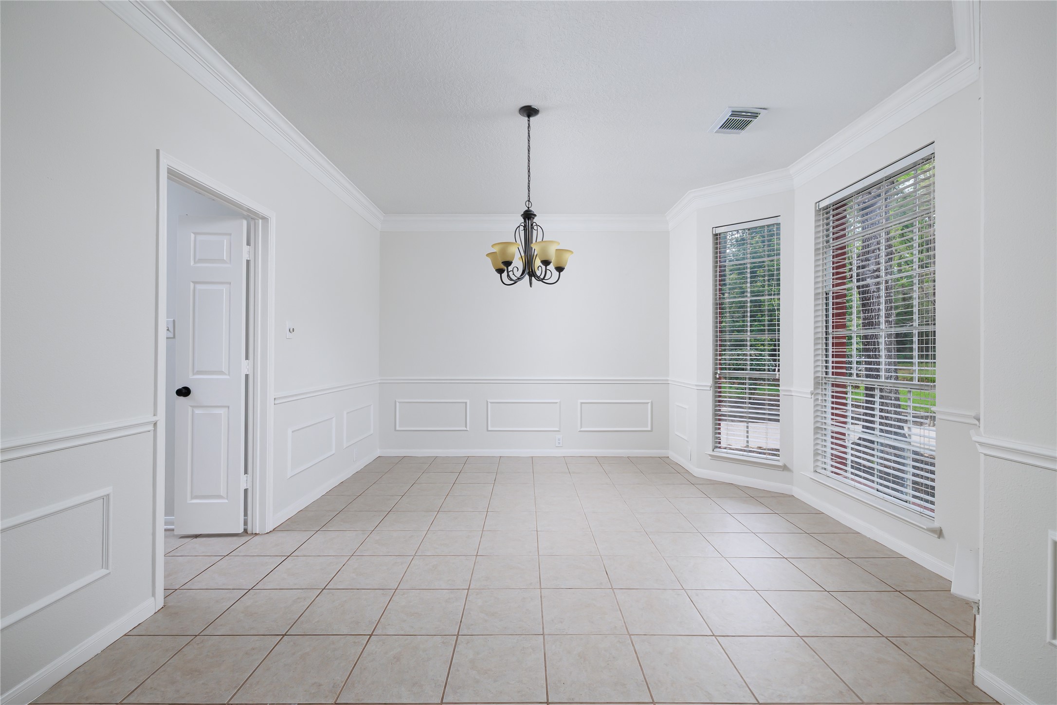 107 North Sunny Slope Circle Spring, TX 77381 - Photo 4 of 25