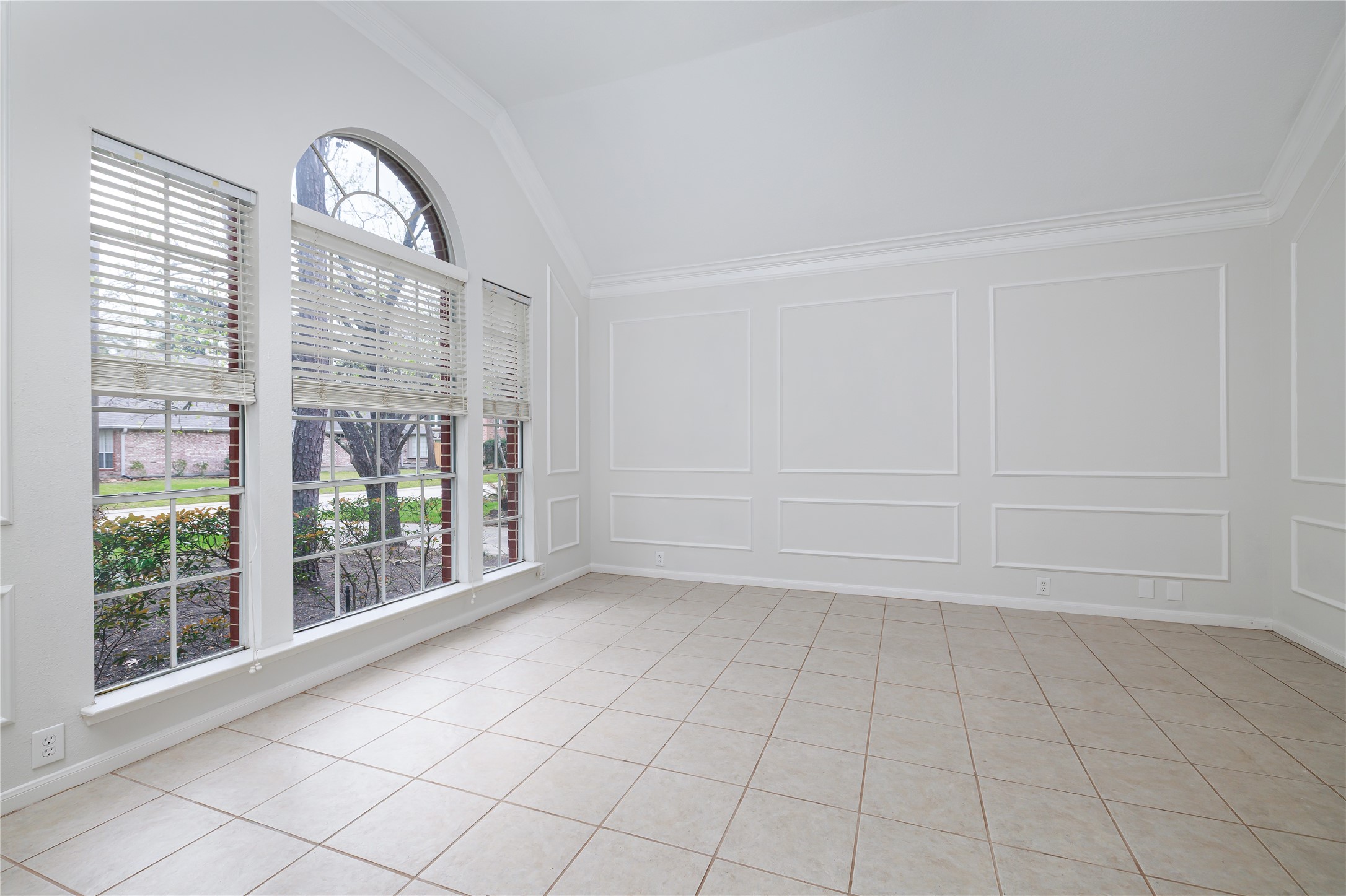 107 North Sunny Slope Circle Spring, TX 77381 - Photo 6 of 25