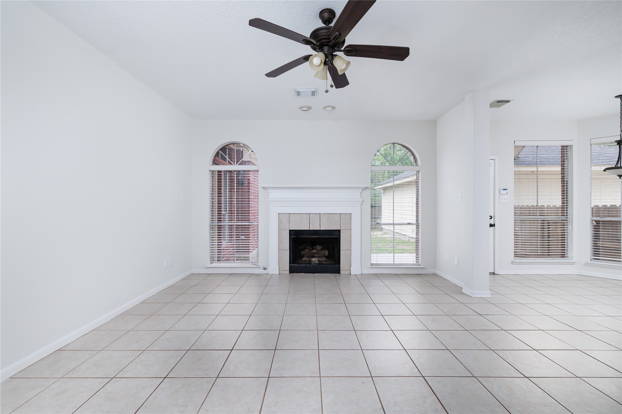 107 North Sunny Slope Circle Spring, TX 77381 - Photo 8 of 25