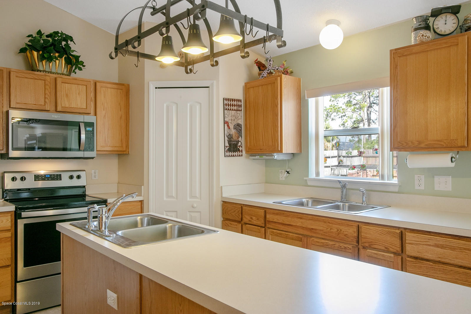559 Nackman Road Northwest Palm Bay, FL 32907 - Photo 7 of 20 08_559nackmanrdnwpalmbay013_mls