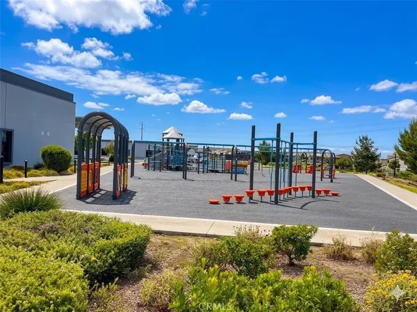 $5,500 | 211 Baluster, Irvine, CA 92618