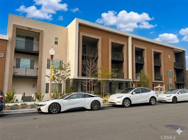 $5,500 | 211 Baluster, Irvine, CA 92618