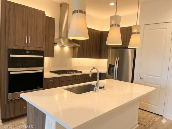 $5,500 | 211 Baluster, Irvine, CA 92618