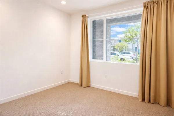 $5,500 | 211 Baluster, Irvine, CA 92618