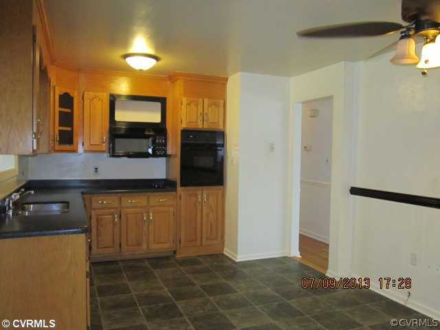 1214 West Roslyn Road Colonial Heights, VA 23834 - Photo 3 of 14 Kitchen