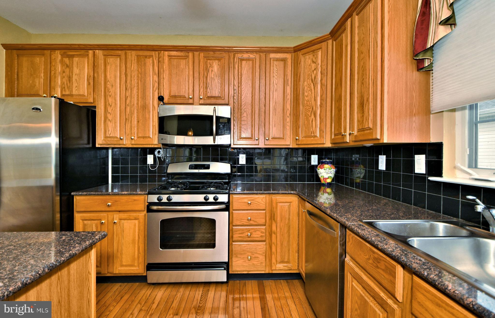19 Bluebonnet Road Langhorne, PA 19047 - Photo 18 of 51 Kitchen