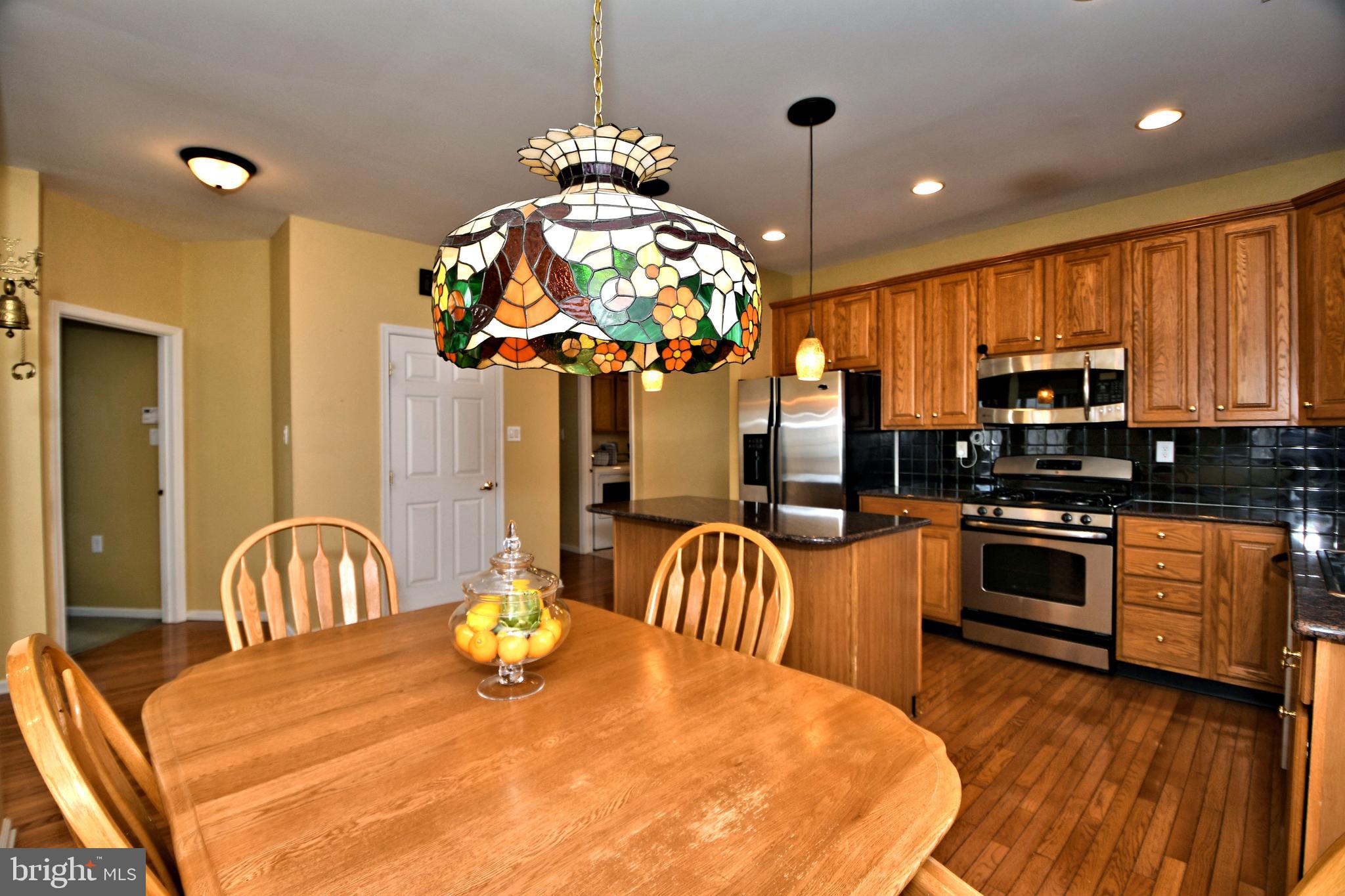 19 Bluebonnet Road Langhorne, PA 19047 - Photo 22 of 51 Eat in Kitchen
