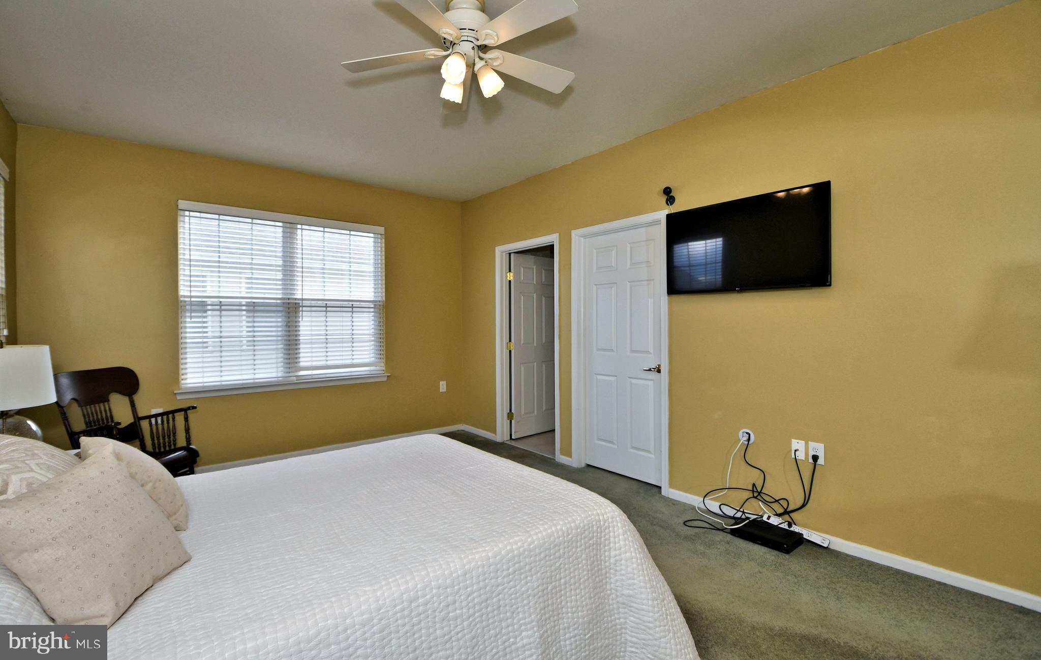 19 Bluebonnet Road Langhorne, PA 19047 - Photo 29 of 51 large Master bedroom