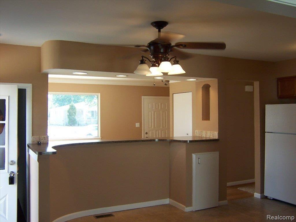 32085 Schoenherr Road Warren, MI 48088 - Photo 4 of 15 Kitchen 3