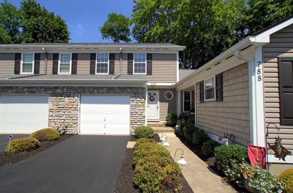 $269,900 | 790 Lakeshore Drive, Maineville, OH 45039