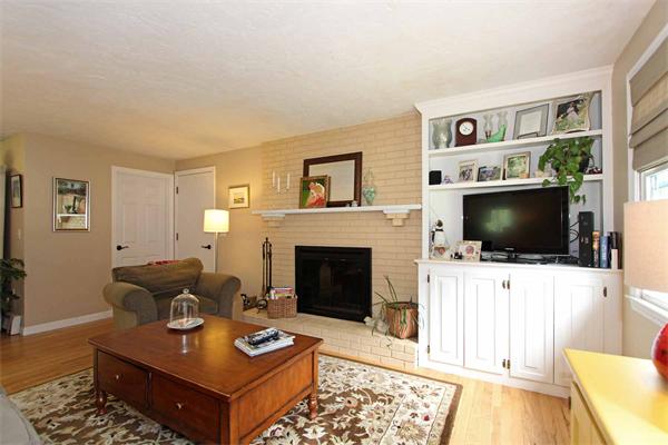13 Valentine Road Hopkinton, MA 01748 - Photo 3 of 22 Gallery Image 3
