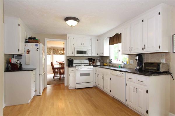 13 Valentine Road Hopkinton, MA 01748 - Photo 4 of 22 Gallery Image 4