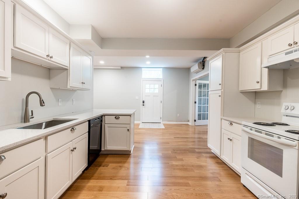 55 Cider Mill Lane, Unit COTTAGE Fairfield, CT 06824 - Photo 18 of 32