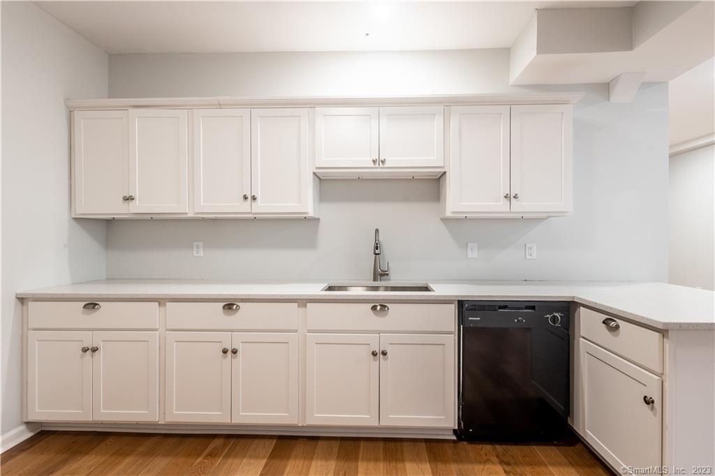 55 Cider Mill Lane, Unit COTTAGE Fairfield, CT 06824 - Photo 19 of 32