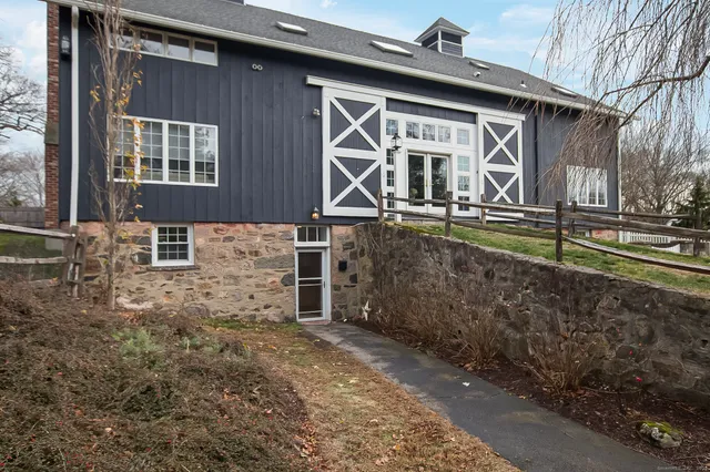 $2,950 | 55 Cider Mill Lane, Unit COTTAGE, Fairfield, CT 06824