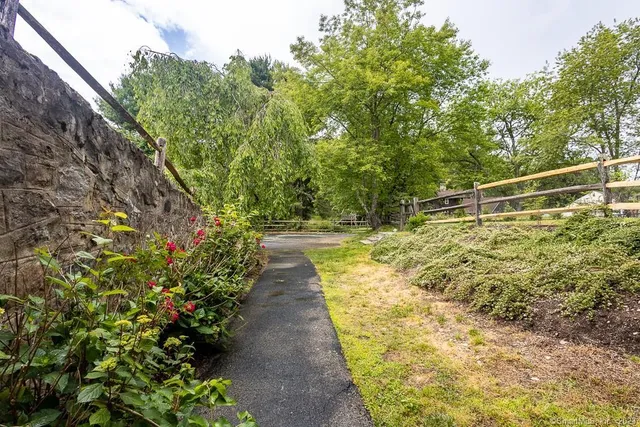 $2,950 | 55 Cider Mill Lane, Unit COTTAGE, Fairfield, CT 06824