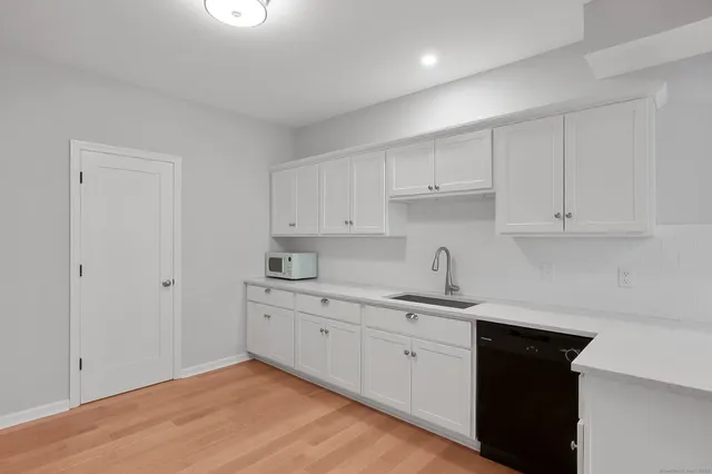 $2,950 | 55 Cider Mill Lane, Unit COTTAGE, Fairfield, CT 06824