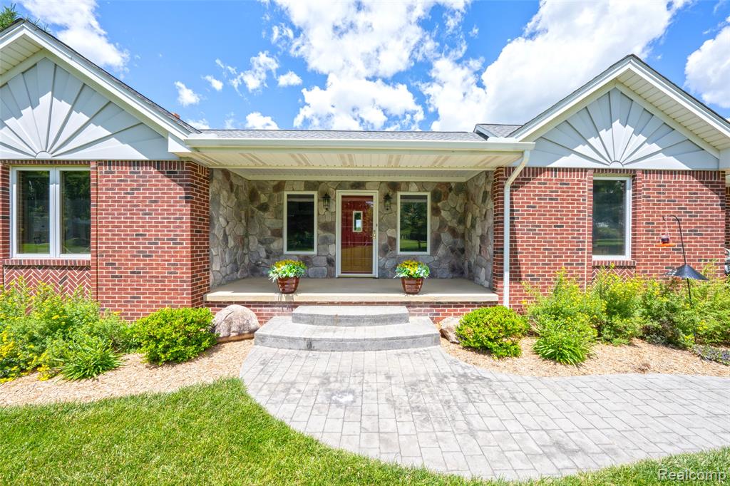 5233 Crawford Road Dryden, MI 48428 - Photo 4 of 95